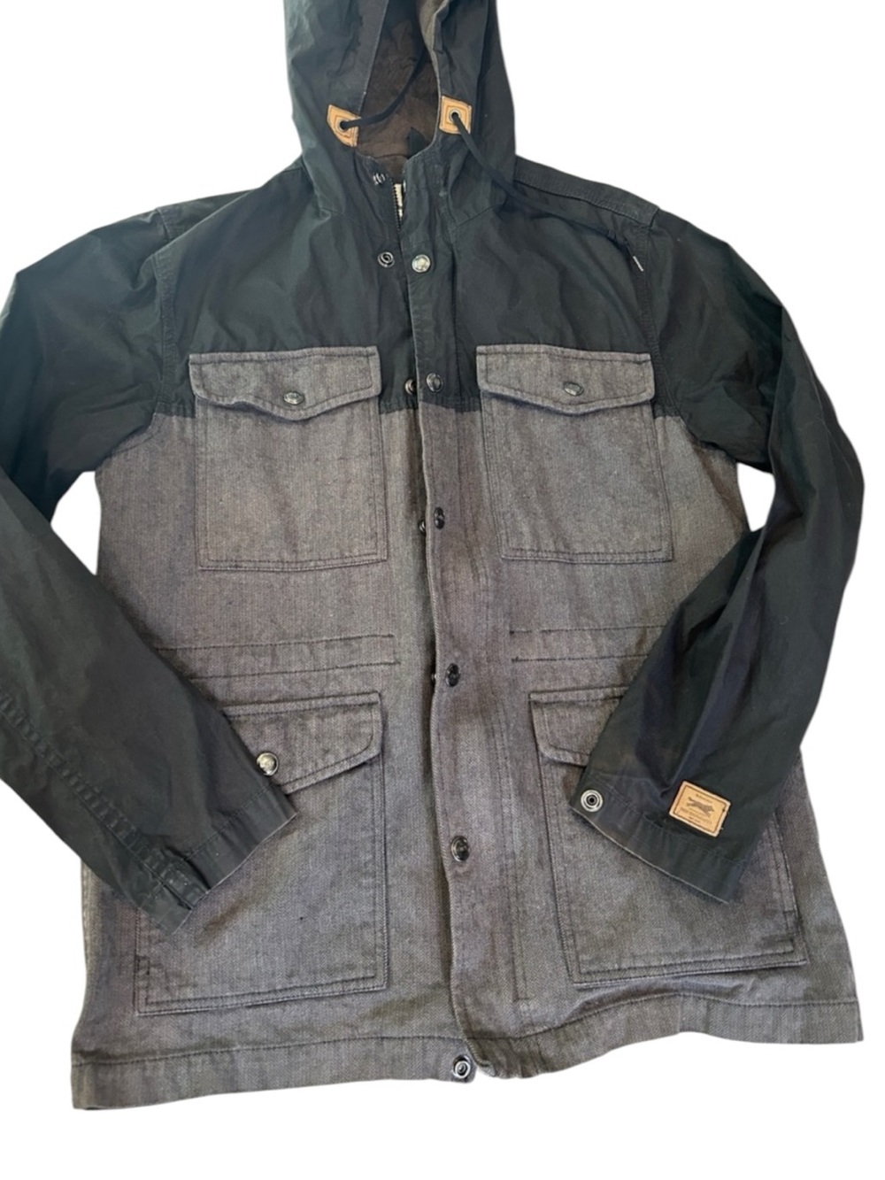 Obey utility jacket featuring a contrasting black hood and sleeves medium